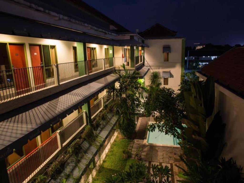 Spazzio Bali Hotel Kuta Lombok Exterior foto
