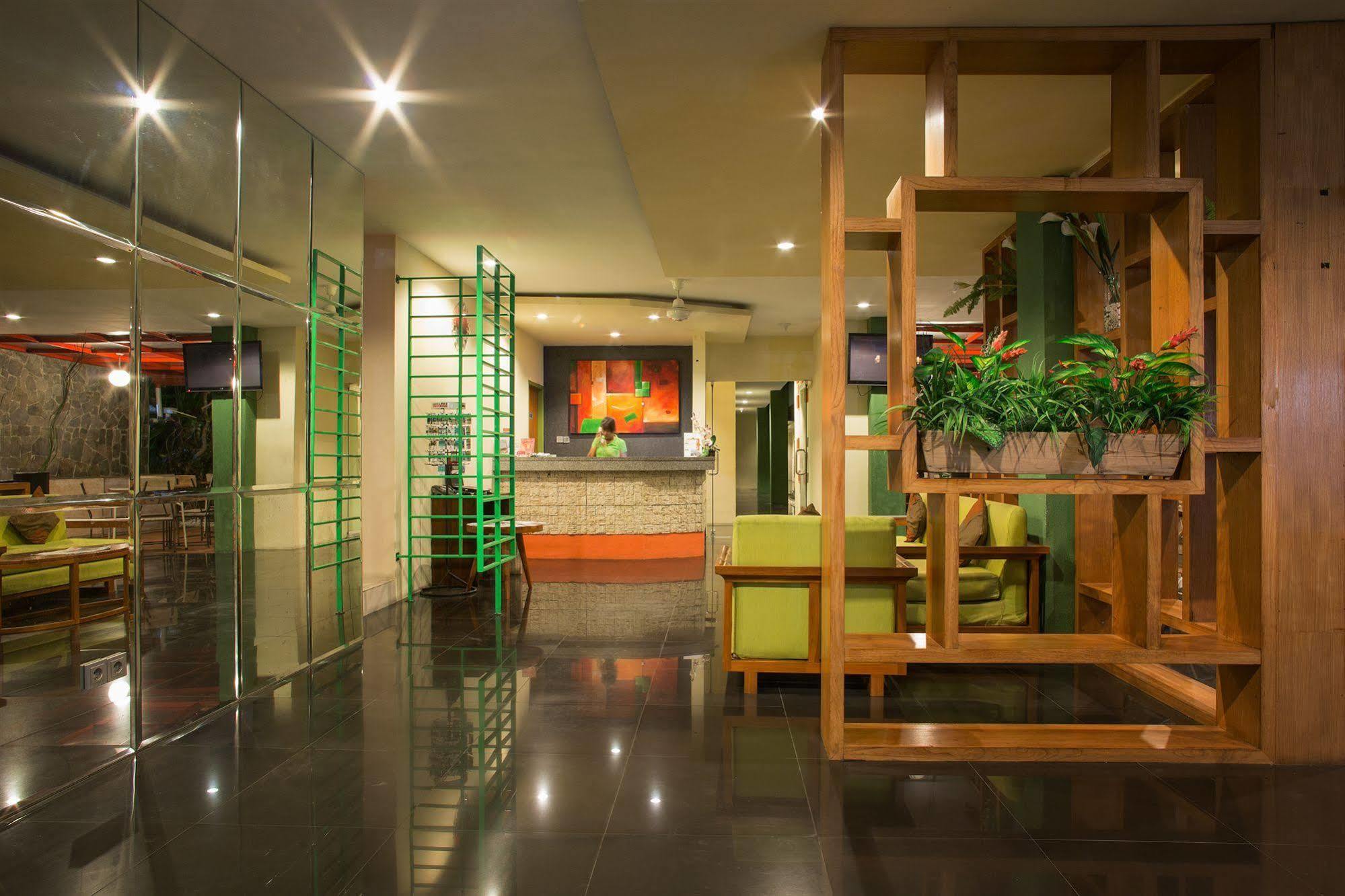 Spazzio Bali Hotel Kuta Lombok Exterior foto