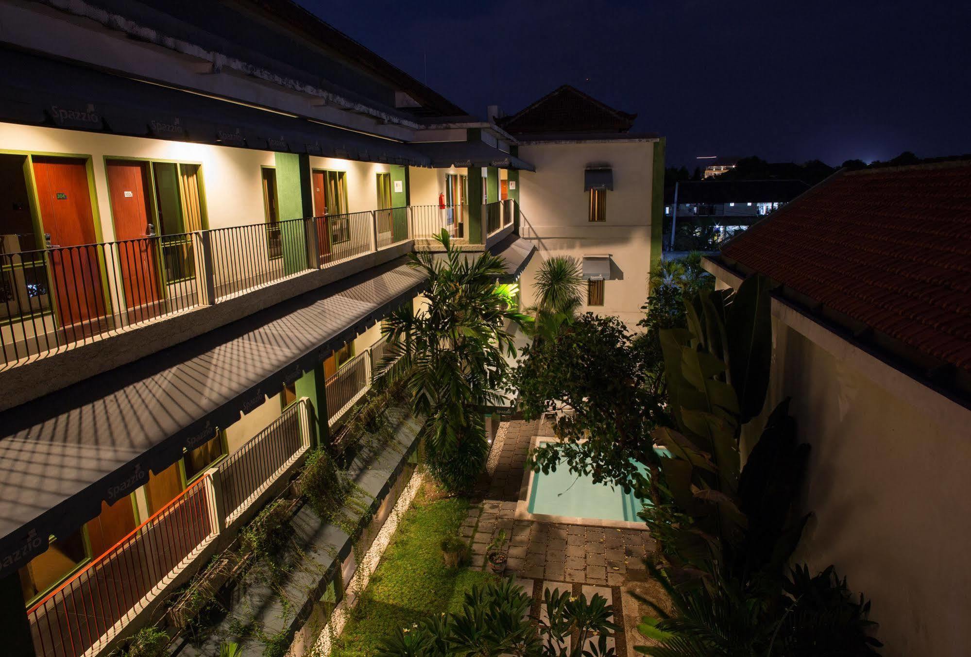 Spazzio Bali Hotel Kuta Lombok Exterior foto